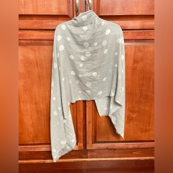 LC Lauren Conrad Oversize Scarf Wrap Shawl Neck Warmer Gray Polka Dot 72X30 - Picture 5 of 7